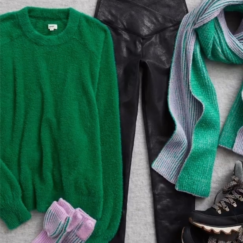 Aerie | Flurry Crewneck Super Soft Fuzzy Crewneck Sweater Green Womens Small S